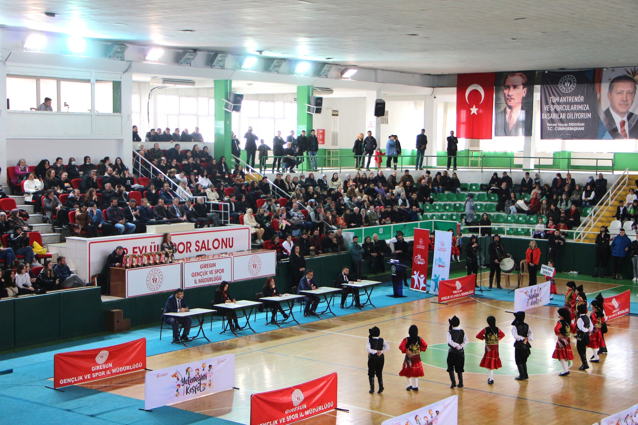 Giresun’ da Halk Oyunları Coşkusu Yaşandı