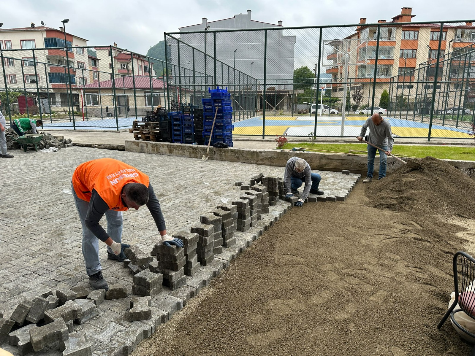 Giresun’da Parke Kaldırım Çalışmaları Sürüyor