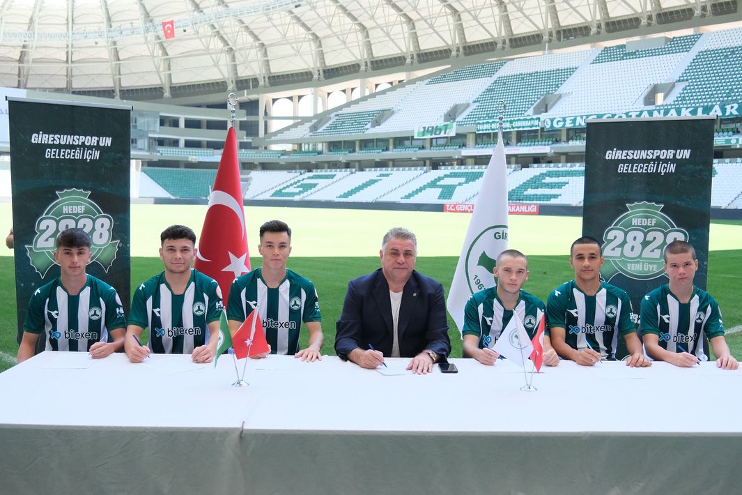 Giresunspor, Genç Oyuncularla Profesyonel Sözleşme İmzaladı