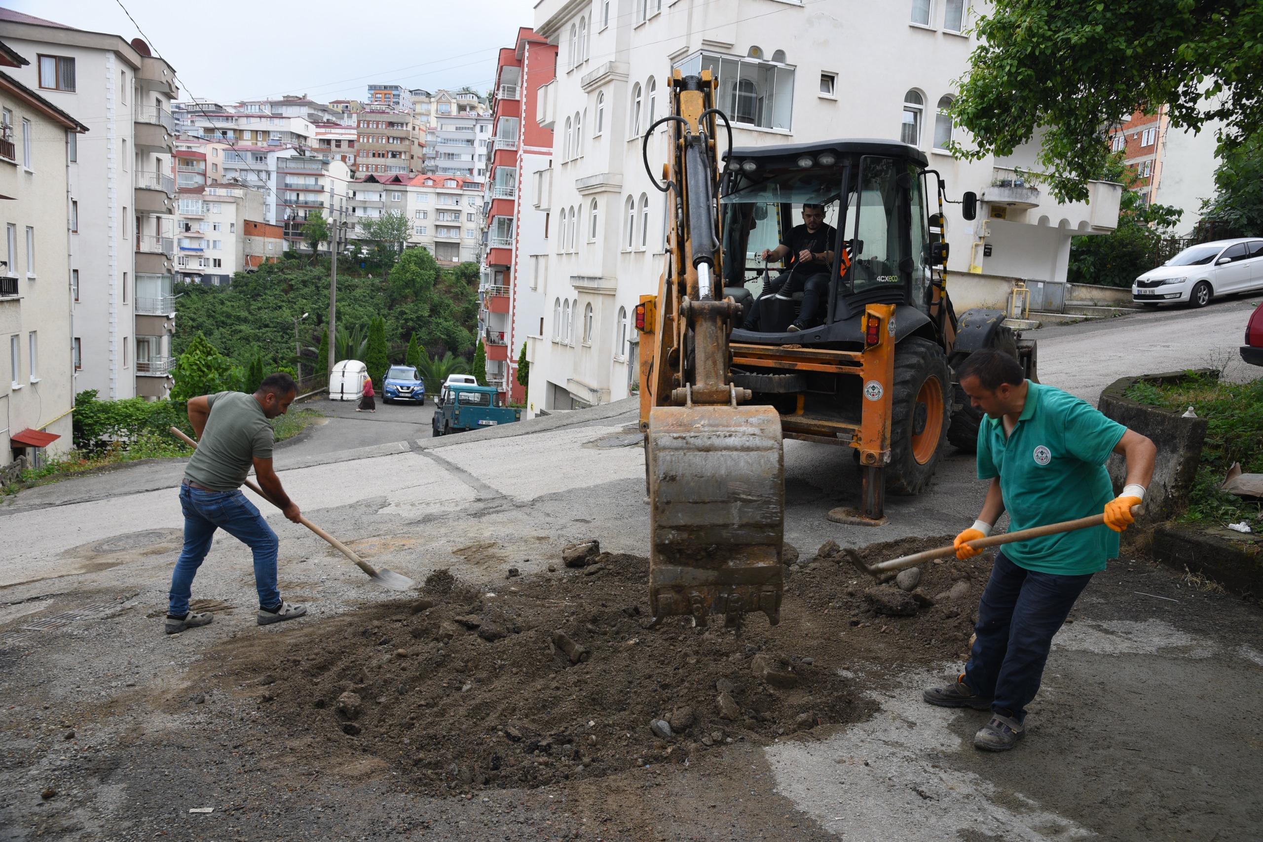 BELEDİYE ÜSTYAPI ÇALIŞMALARINI YOĞUNLAŞTIRDI