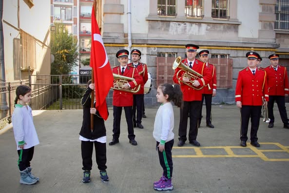 BELEDİYE KONSERVATUVARI BANDO TAKIMI OKULLARDA İSTİKLAL MARŞI PROGRAMLARINA KATILIYOR