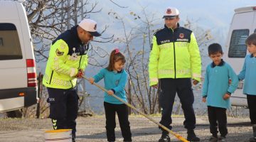 GİRESUN’DA TRAFİK GÜVENLİĞİ EĞİTİMLERİ DEVAM EDİYOR