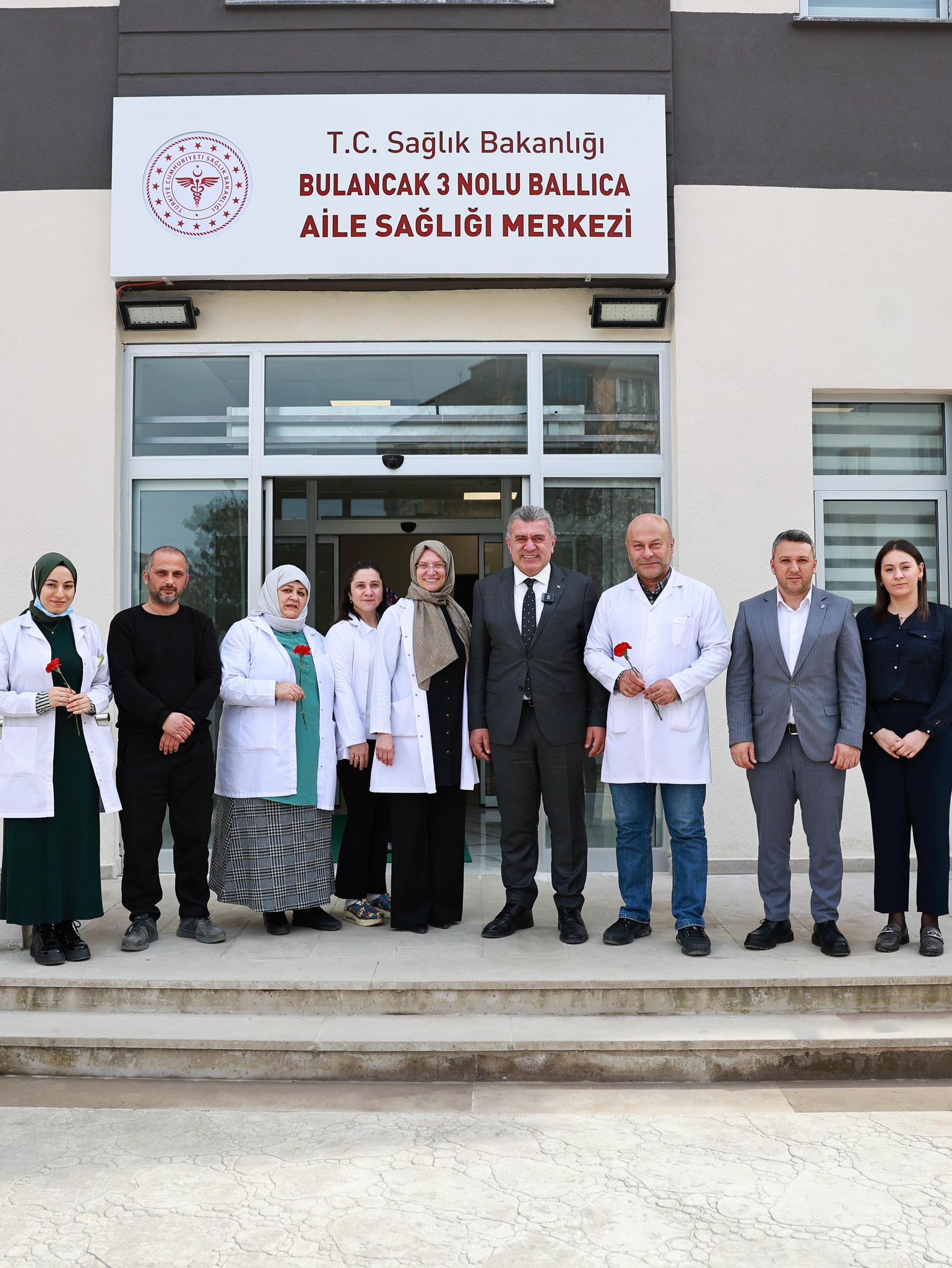 BAŞKAN SIBIÇ: “SAĞLIK ÇALIŞANLARI HAYATLARIMIZA DOKUNUYOR”