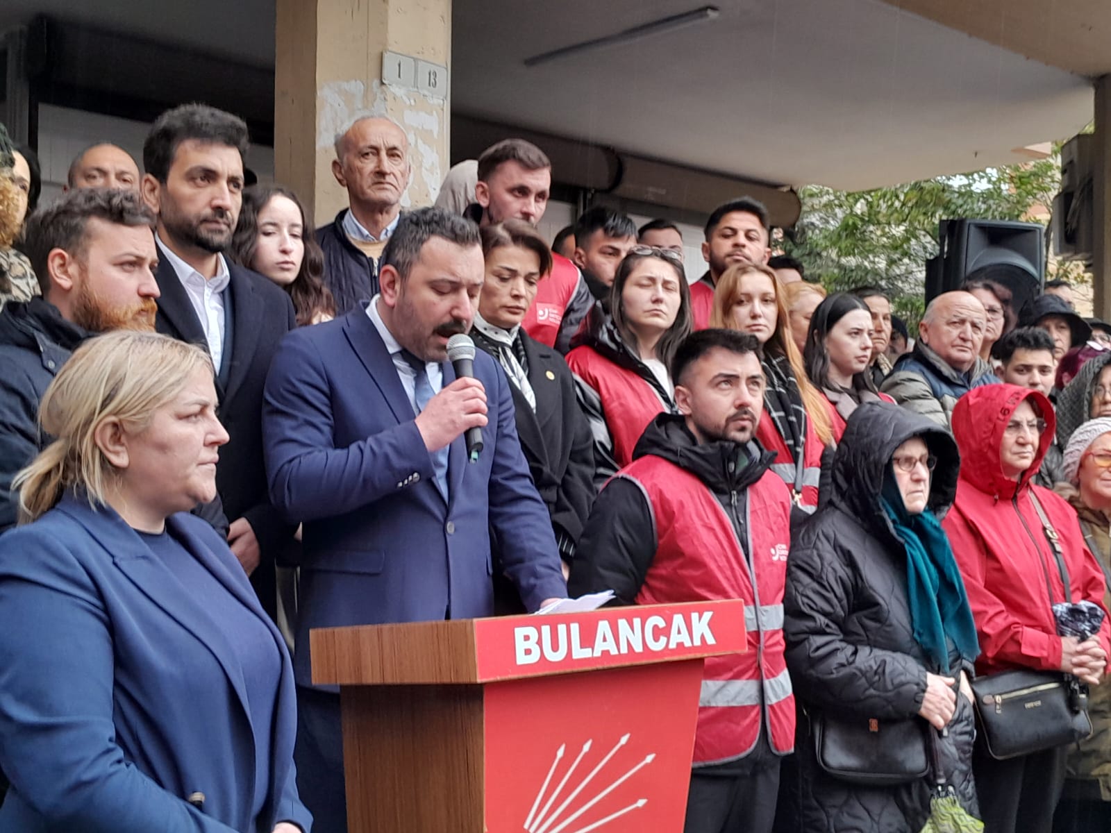 EKREM İMAMOĞLU’nun DİPLOMASININ ALINMASINA BİR TEPKİDE BULANCAK’tan GELDİ