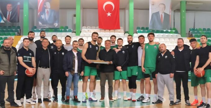 KERASUSSPOR’DA ÇEYREK FİNAL ÖNCESİ YÖNETİMDEN TAM DESTEK