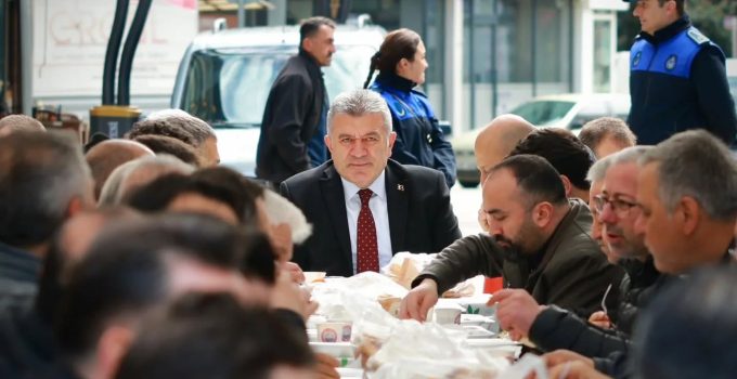 BELEDİYE BAŞKANI SIBIÇ ESNAFLA BİR ARAYA GELDİ