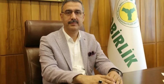 FİSKOBİRLİK BAŞKANI BAYRAKTAR: “FİYATI BİZ DÜŞÜRMÜYORUZ, ÜRETİCİNİN YANINDAYIZ”