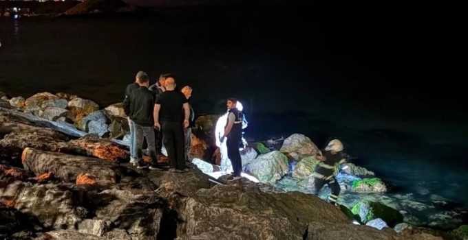 BULANCAK’TA İKİ GÜNDÜR ARANAN EMEKLİ ÖĞRETMENDEN ACI HABER: CANSIZ BEDENİ SAHİLDE BULUNDU