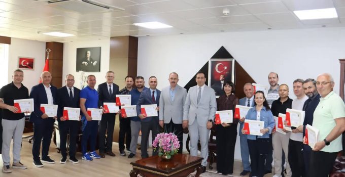 KAYMAKAM TUNCER’DEN ULUSAL VE ULUSLARARASI DERECELERE BAŞARI BELGESİ