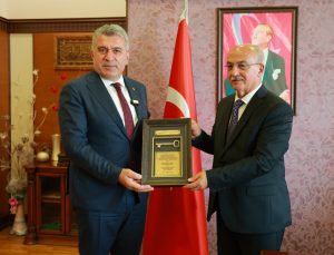 NECMİ SIBIÇ, YENİ ÜNİVERSİTE BİNASININ ANAHTARINI TESLİM ETTİ