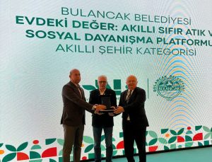 BULANCAK’TAN TÜRKİYE’YE AKILLI ŞEHİR BAŞARISI: “EVDEKİ DEĞER” BİRİNCİLİK ÖDÜLÜNÜ ALDI